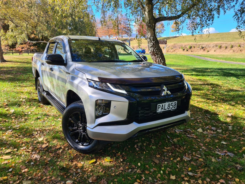 2022 Mitsubishi Triton | DC VRXB 6AT 2.4D | 23462 | 1