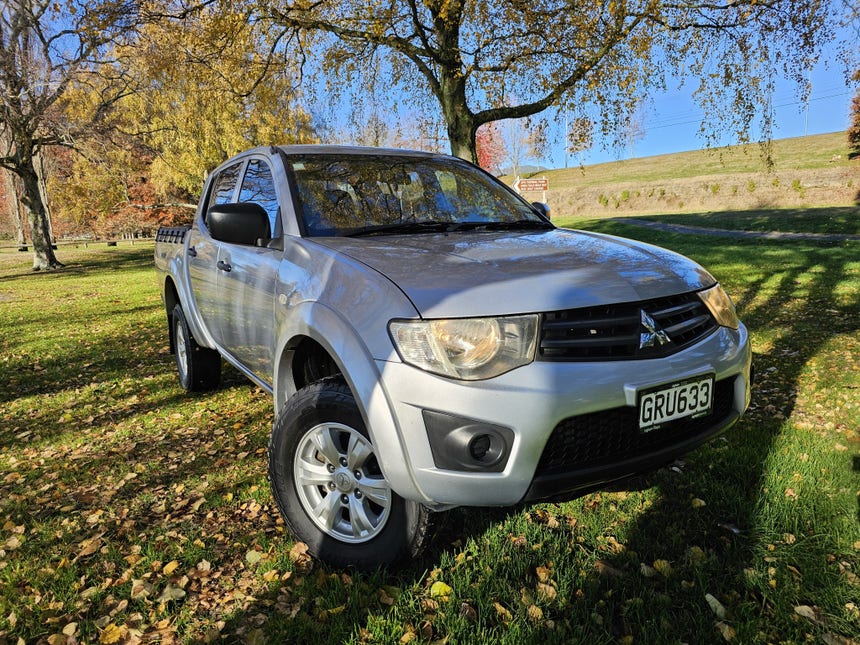 2013 Mitsubishi Triton | 2WD 2.5D D/CAB GL M | 23609 | 1