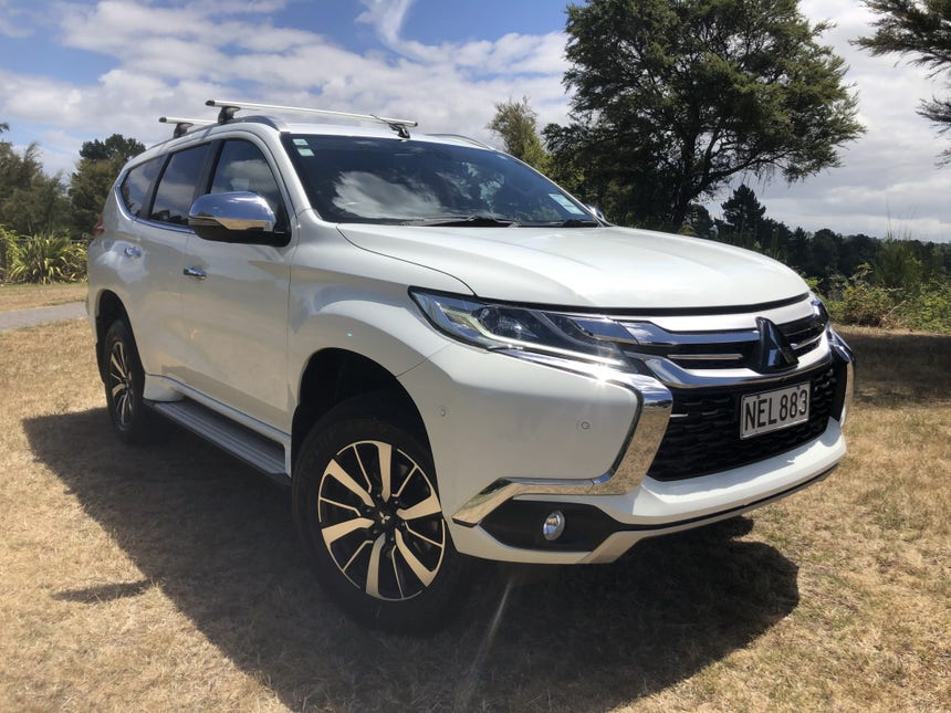 2016 Mitsubishi Pajero Sport | VRX 2.4D/4WD/8AT/SW | 13944 | 1