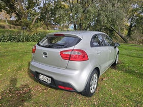 2012 Kia Rio | 1.4 PETROL AUTO LX | 27263 | 3