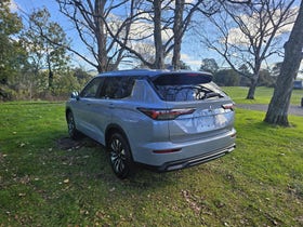 2025 Mitsubishi Outlander | LS 2.5P/CVT | 27436 | 2