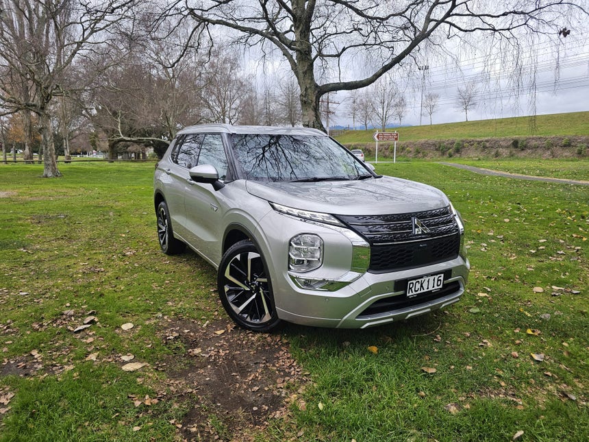 2025 Mitsubishi Outlander | VRX PHEV/4WD/AT | 27455 | 1