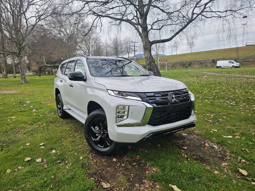 2025 Mitsubishi Pajero Sport | VRXB 2.4D/4WD/8AT | 27506 | 1