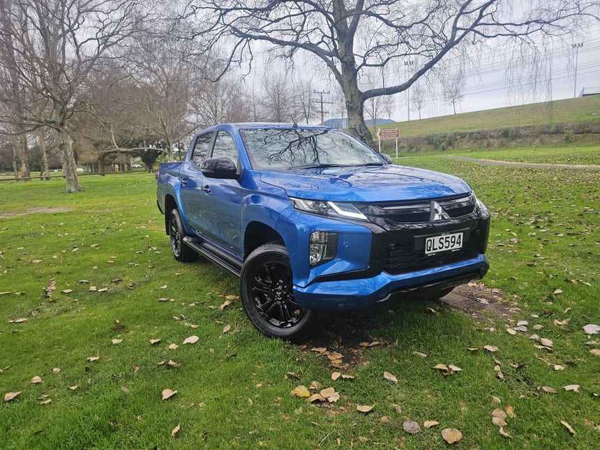 2024 Mitsubishi Triton | DC GSR 4WD 6AT 2.4D | 27677 | 1