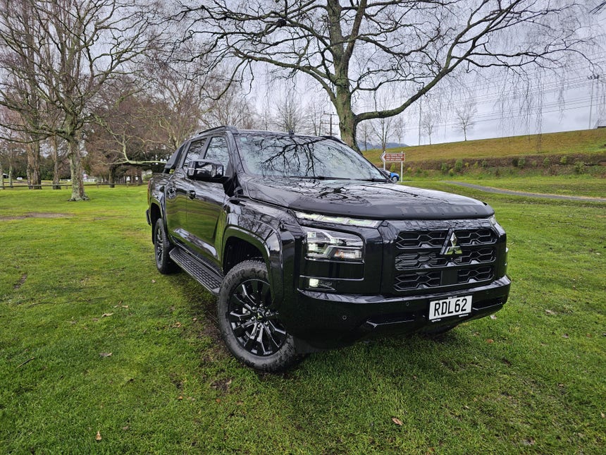 2025 Mitsubishi Triton | DC VRX 4WD 6AT 2.4DT | 27761 | 1