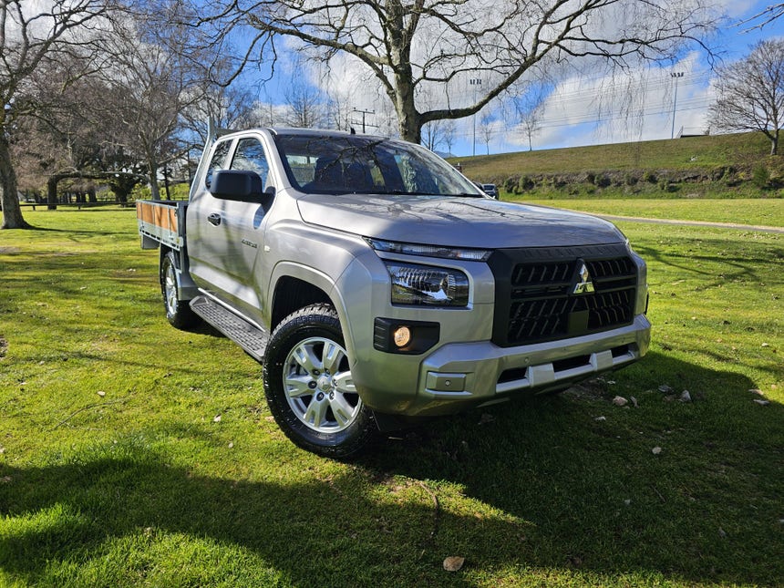 2025 Mitsubishi Triton | CC C GLX 4WD 6AT 2.4 | 28175 | 1