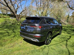 2025 Mitsubishi Outlander | VRX PHEV/4WD/AT | 28866 | 3