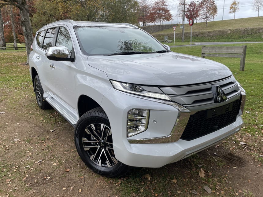2022 Mitsubishi Pajero Sport | VRX 2.4D/4WD/8AT | 14870 | 1
