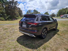 2022 Mitsubishi Outlander | VRX PHEV/4WD/AT | 29921 | 3