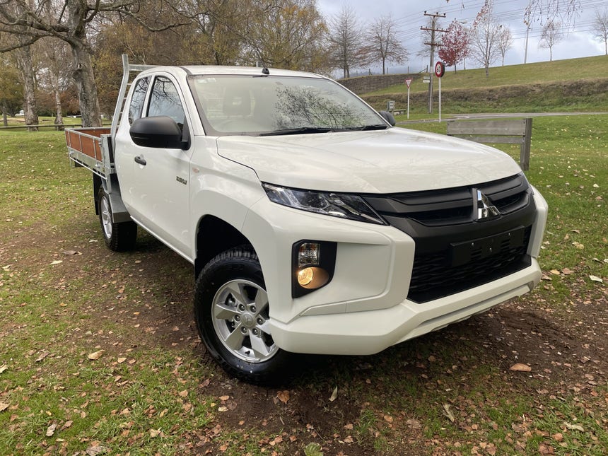 2021 Mitsubishi Triton | CC C GLX 4WD 6AT 2.4 | 15041 | 1