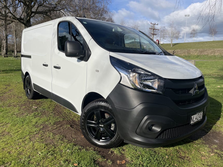 2021 Mitsubishi Express | SWB 1.6DT/6MT | 15092 | 1