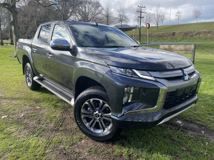 2022 Mitsubishi Triton | DC GLXR 6AT 2.4D | 15553 | 1