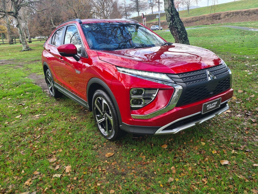 2023 Mitsubishi Eclipse Cross | XLS 94KW/PHEV/4WD/AT | 18305 | 1