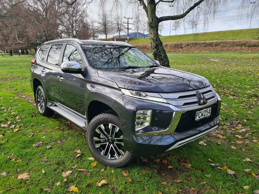 2022 Mitsubishi Pajero Sport | VRX 2.4D/4WD/8AT | 18735 | 1