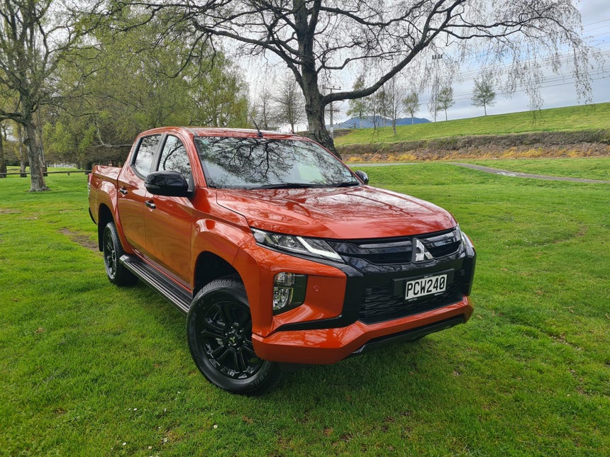 2022 Mitsubishi Triton | DC VRXB 6AT 2.4D | 19318 | 1