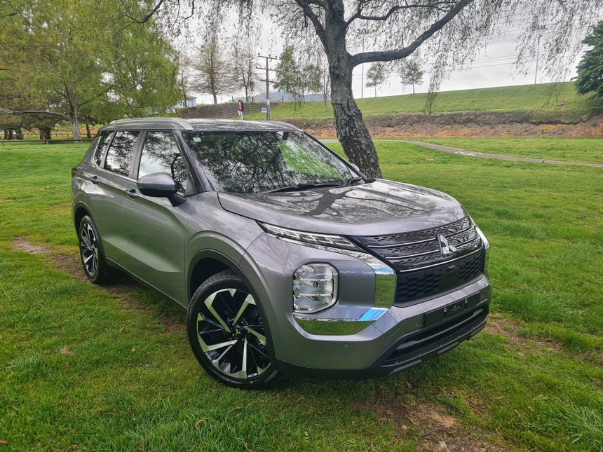 2022 Mitsubishi Outlander | LS 2.5P/4WD/CVT | 19353 | 1