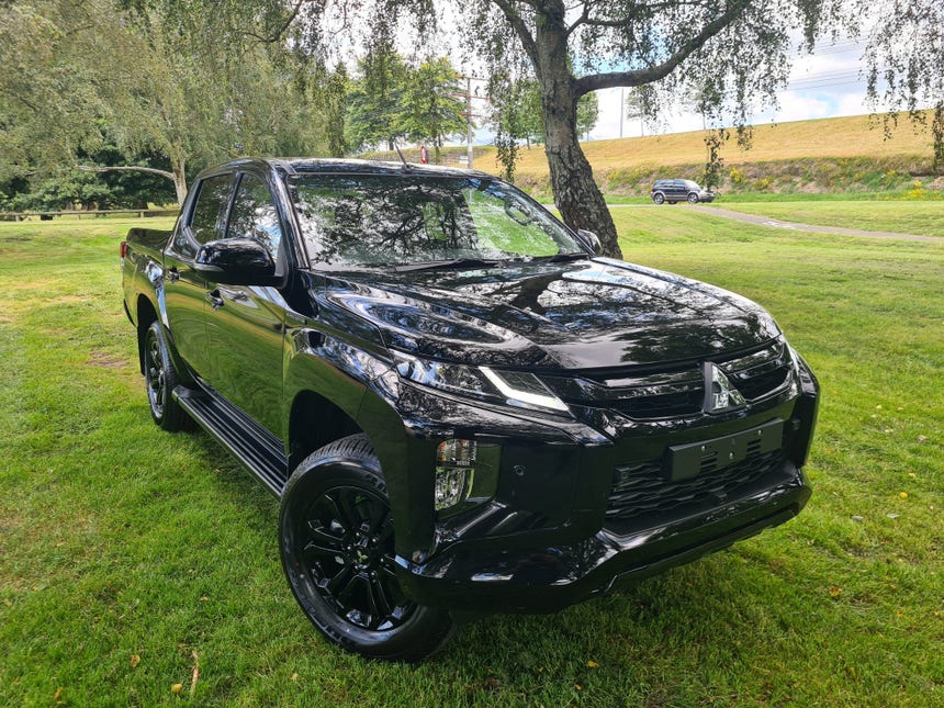 2024 Mitsubishi Triton | DC GSR 4WD 6AT 2.4D | 19852 | 1