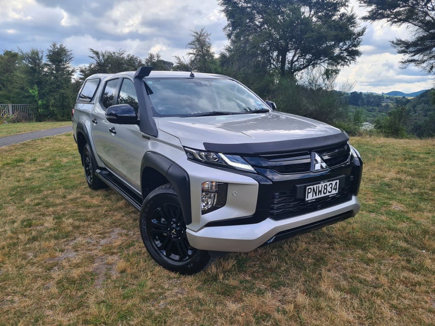 2022 Mitsubishi Triton | DC GLSB 4WD 6AT 2.4D | 19905 | 1