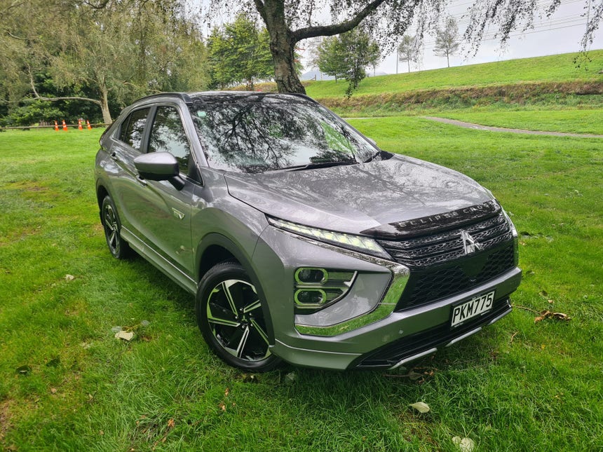 2022 Mitsubishi Eclipse Cross | VRX PHEV/4WD/AT | 20042 | 1