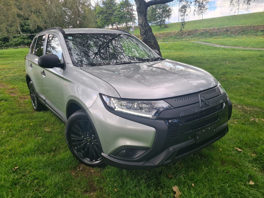 2023 Mitsubishi Outlander | LS 2.4P/CVT | 20086 | 1