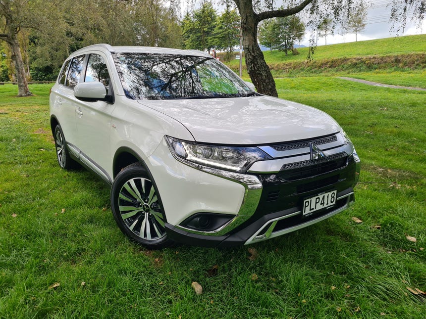 2022 Mitsubishi Outlander | LS 2.4P/CVT | 20087 | 1