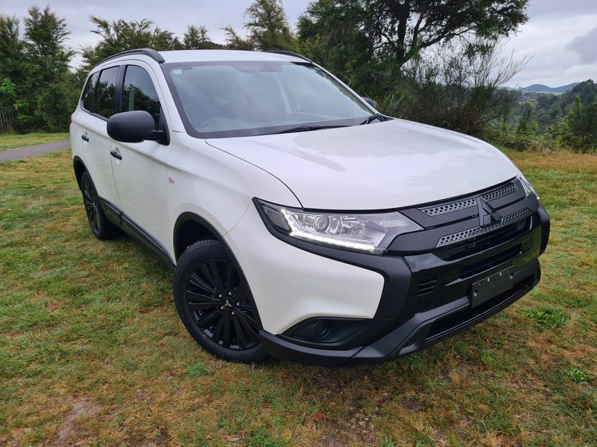 2023 Mitsubishi Outlander | LS 2.4P/CVT | 20105 | 1