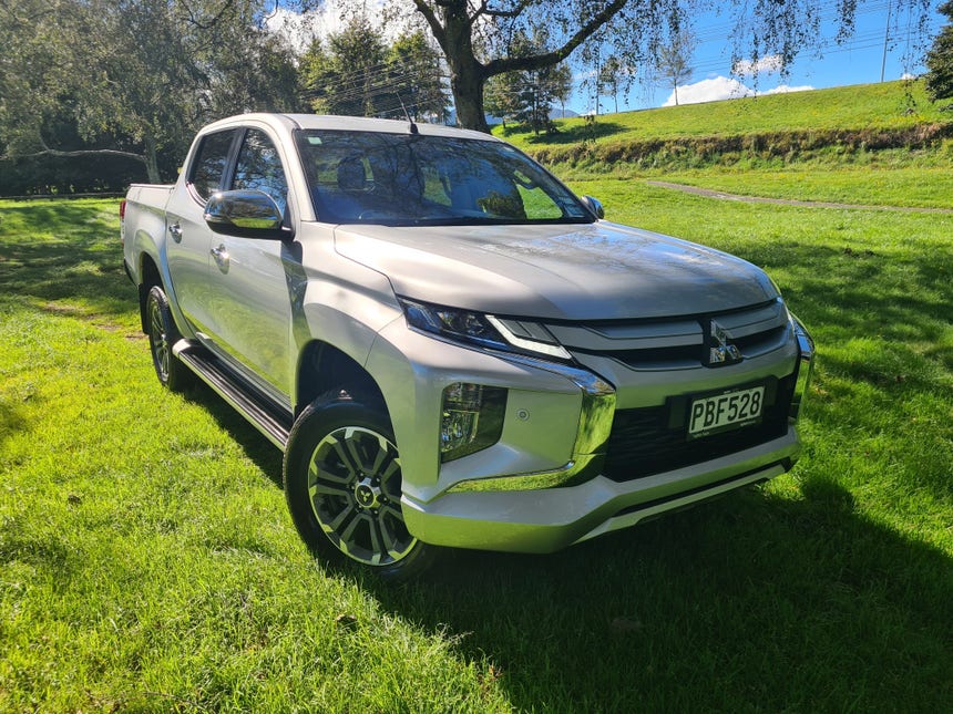 2022 Mitsubishi Triton | DC GLXR 6AT 2.4D | 20122 | 1