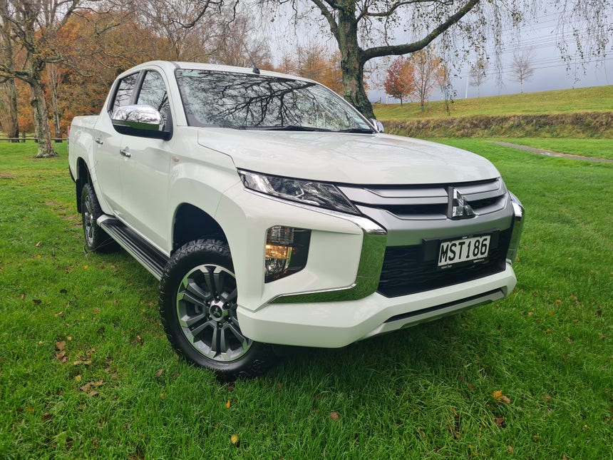 2020 Mitsubishi Triton | DC GLXR 6MT 2.4D/6MT | 20635 | 1