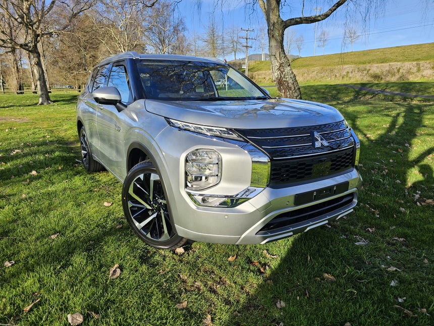 2024 Mitsubishi Outlander | VRX PHEV/4WD/AT | 21405 | 1