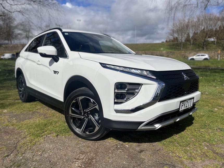 2023 Mitsubishi Eclipse Cross | XLS PHEV/4WD/AT | 21717 | 1