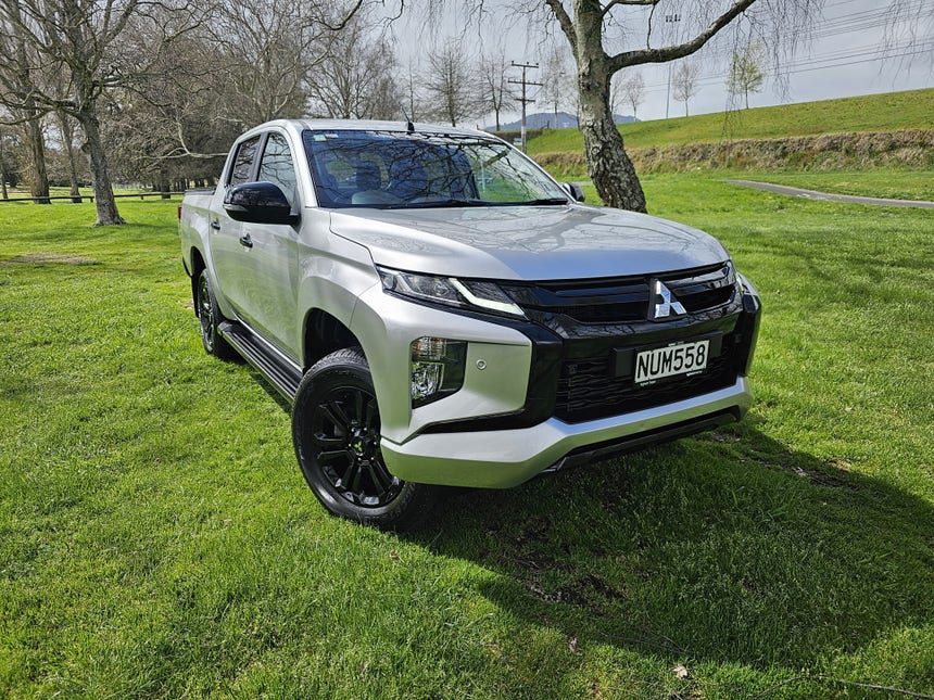 2022 Mitsubishi Triton | DC GLSB 4WD 6AT 2.4D | 21849 | 1