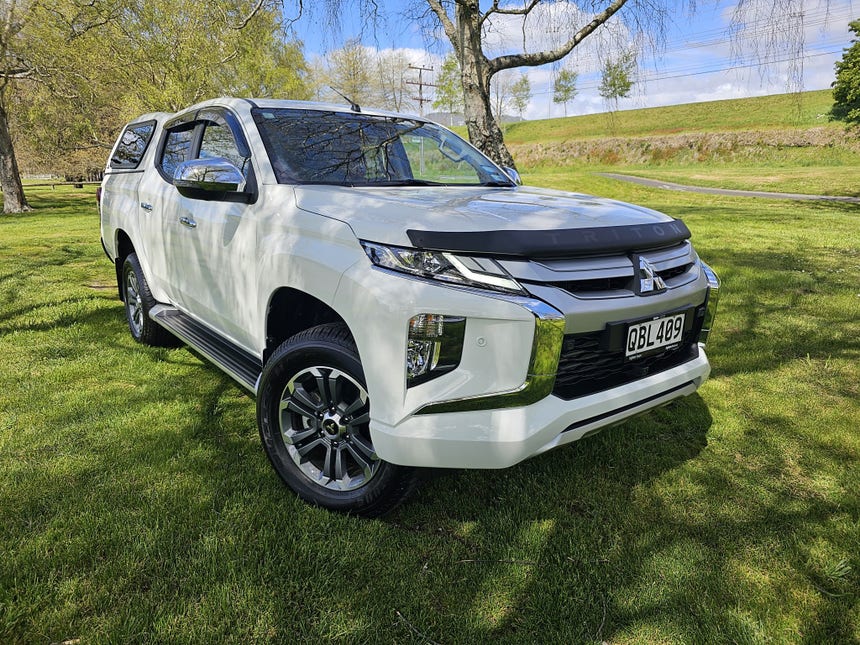 2023 Mitsubishi Triton | DC VRX 4WD 6AT 2.4D | 21945 | 1