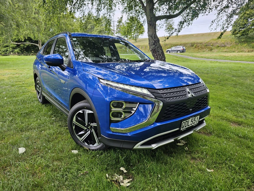 2023 Mitsubishi Eclipse Cross | XLS PHEV/4WD/AT | 22350 | 1