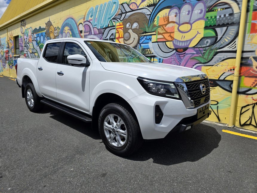 2025 Nissan Navara | ST 2.3D/4WD/7AT | 25332 | 1