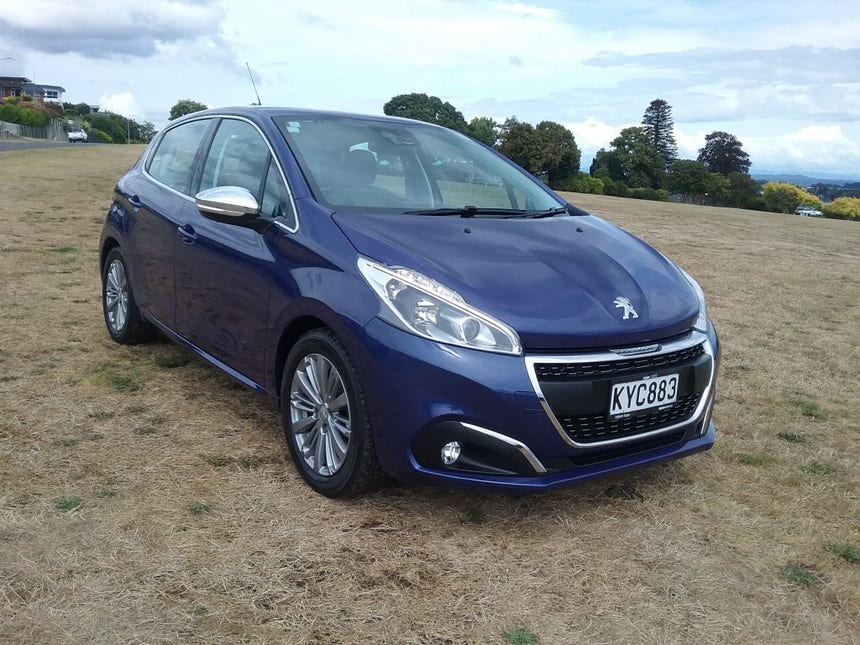 2017 Peugeot 208 | ALLURE 1.2P/6AT/HA/5 | 14328 | 1