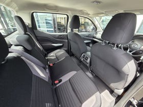 2025 Nissan Navara | SL 2.3D/4WD/7AT | 29673 | 6