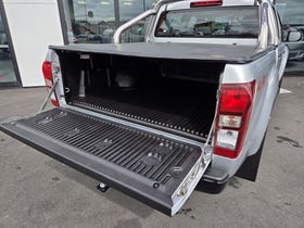 2015 Isuzu D-MAX | LX DC 3.0D/4WD/5AT/U | 29950 | 4