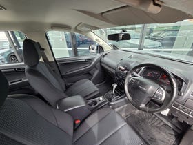 2015 Isuzu D-MAX | LX DC 3.0D/4WD/5AT/U | 29950 | 7