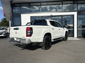 2022 Mitsubishi Triton | DC GLXR 6AT 2.4D/4WD | 30569 | 4