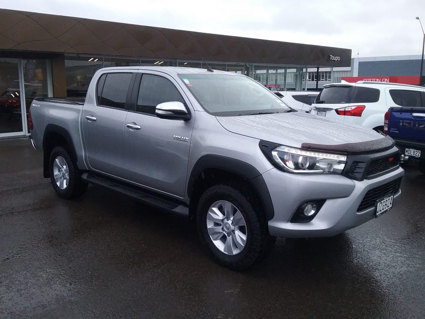 2016 Toyota Hilux | SR5 TD DC 2.8D/6MT/U | 15243 | 1