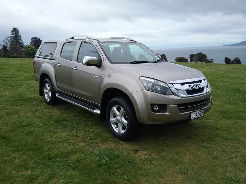 2015 Isuzu D-MAX | LS-T DC 3.0D/4WD/5AT | 16116 | 1