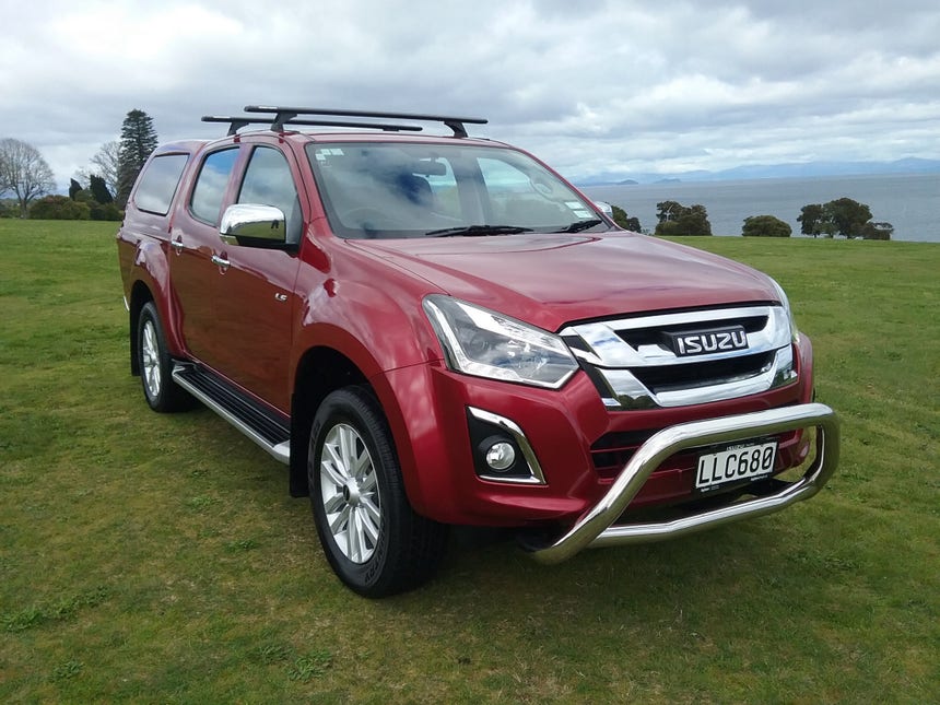 2018 Isuzu D-MAX | LS DC 3.0D/4WD/6MT | 16192 | 1