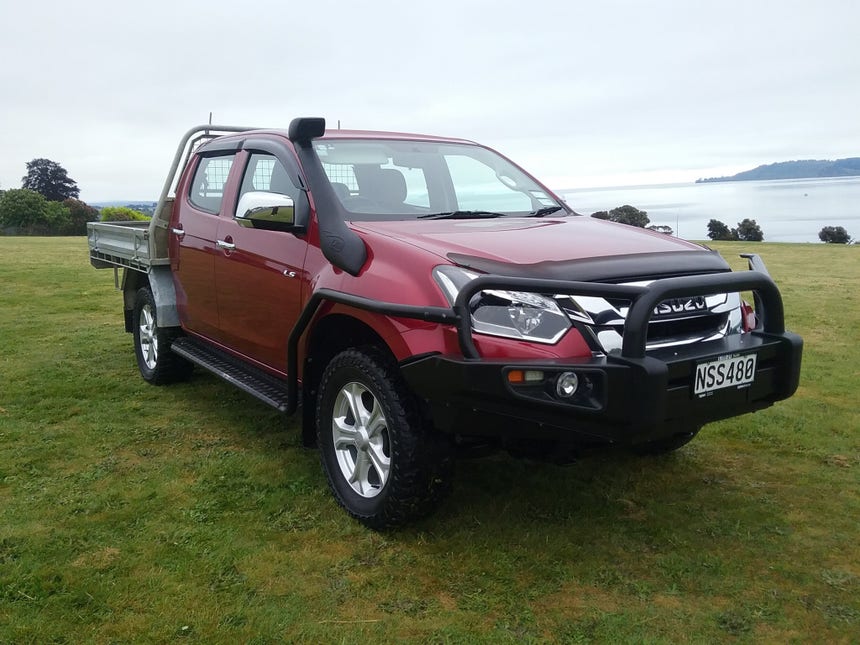 2018 Isuzu D-MAX | LS DC 3.0D/4WD/6AT | 16413 | 1