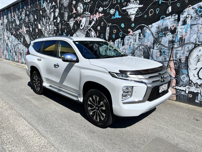 2022 Mitsubishi Pajero Sport | VRX 2.4D/4WD/8AT | 21874 | 1