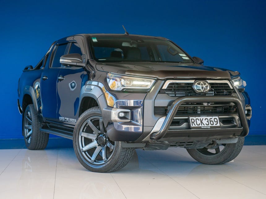 2022 Toyota Hilux | SR5 CRUISER TD DC 2. | 31972 | 1