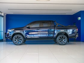 2022 Toyota Hilux | SR5 CRUISER TD DC 2. | 31972 | 4