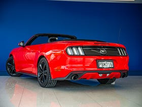 2016 Ford Mustang | 2.3L CONVERTIBLE AT | 32535 | 6