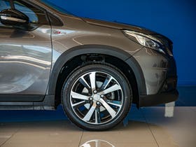 2017 Peugeot 2008 | GT LINE 1.2PT/6AT | 33496 | 6