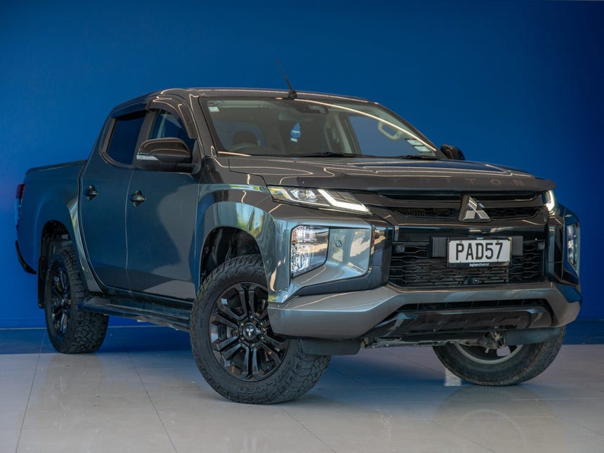 2022 Mitsubishi Triton | DC GLSB 4WD 6AT 2.4D | 33490 | 1