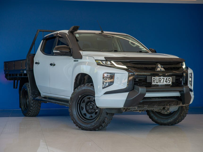 2020 Mitsubishi Triton | DC GLSB 4WD 6AT 2.4D | 33683 | 1